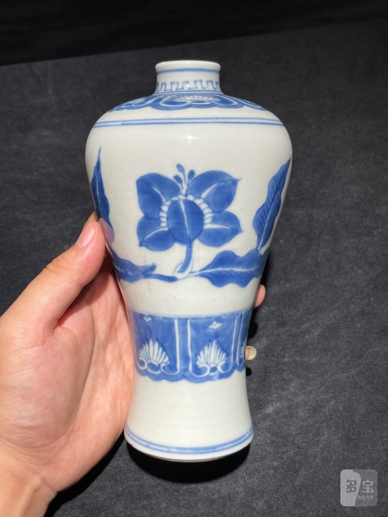 清雍正 青花花卉纹梅瓶 - 图3
